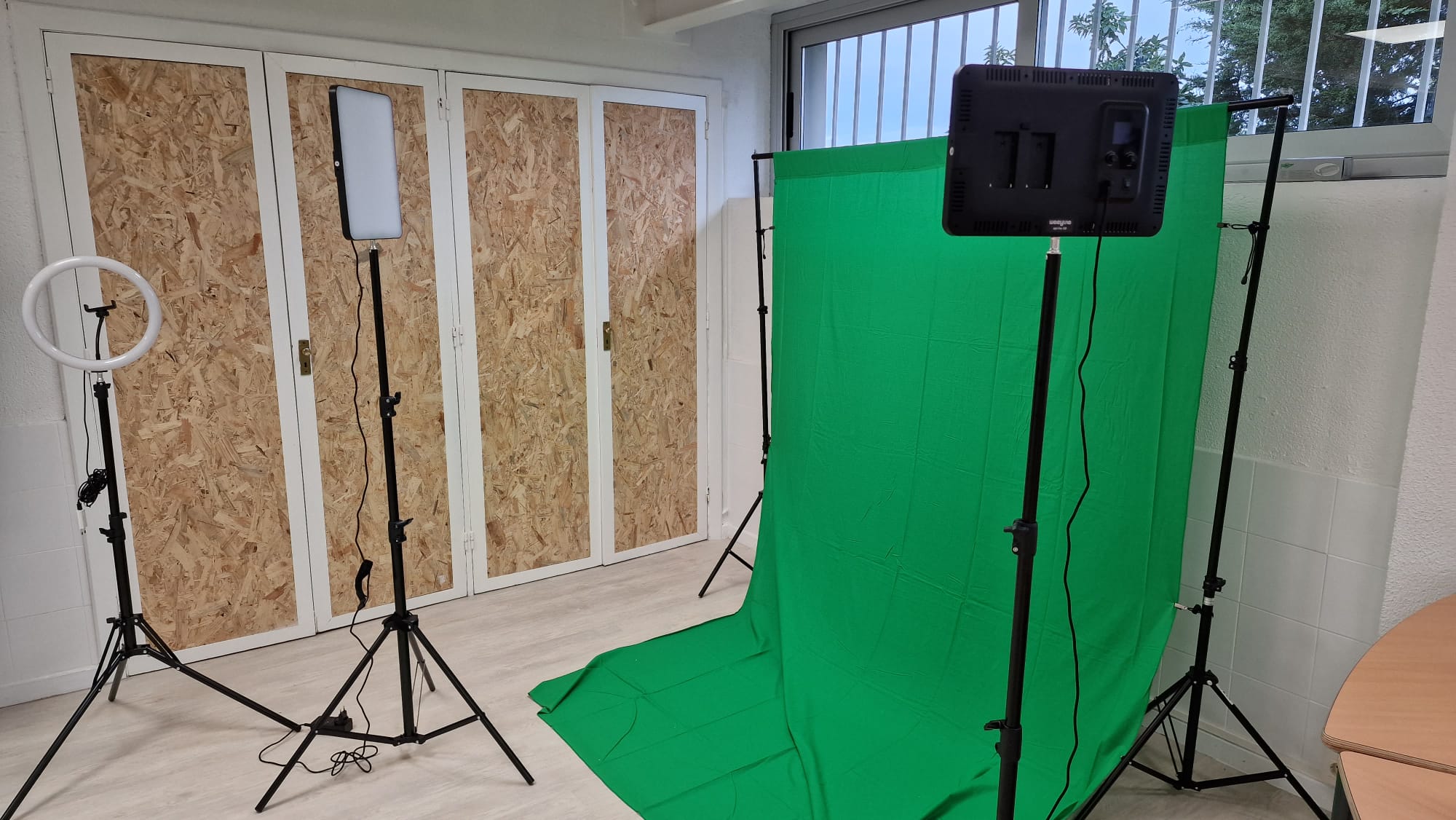 Light control equipment