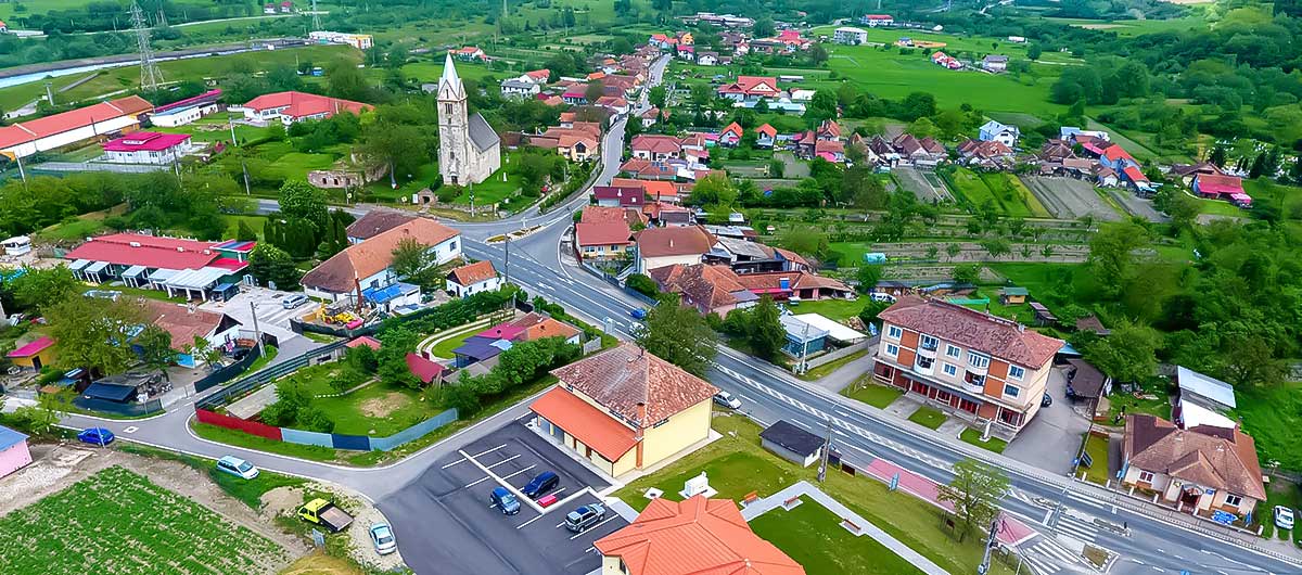 Panoramic view of the Sântămăria Orlea village.