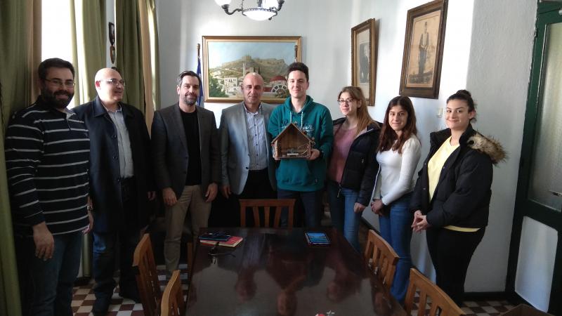 Στο γραφείο του Δημάρχου Λέρου, κου Κόλια.